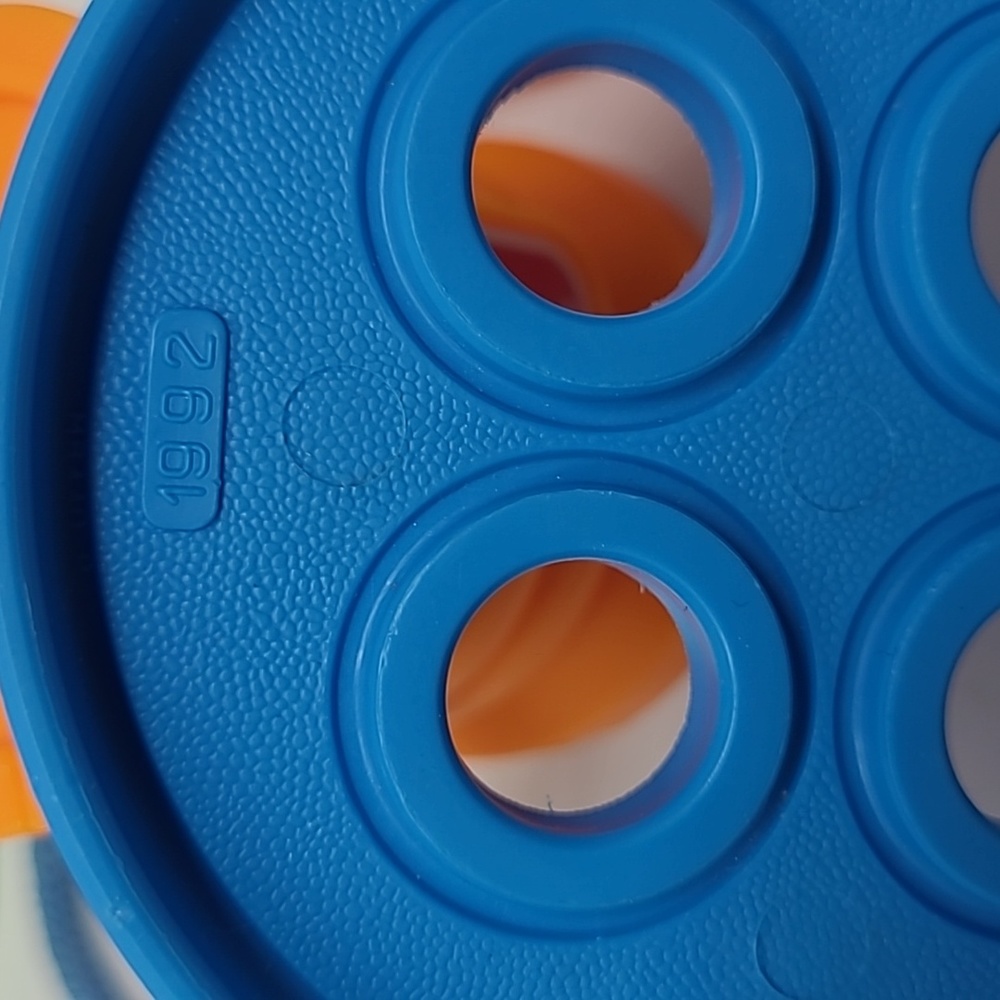 VINTAGE PLAYSKOOL THREAD SEWING BUTTON TODDLER LEARNING TOY - Picture 7 of 15